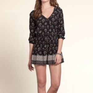 Cute Hollister Romper Size M